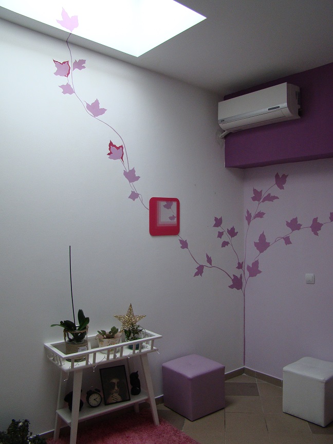 perete pictat floral